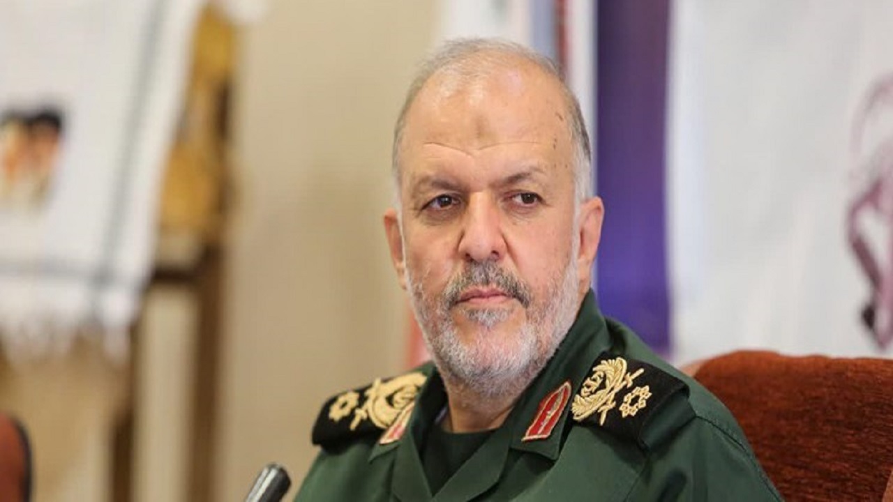 بعضی‌ به دلیل بی اطلاعی می‌گویند زمان پهلوی بهتر بود