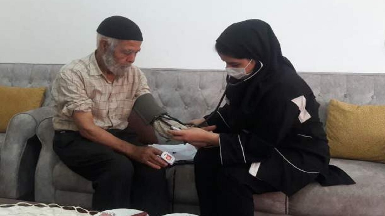 پایش سلامت ۱۶۲ ایثارگر در بوئین‌زهرا