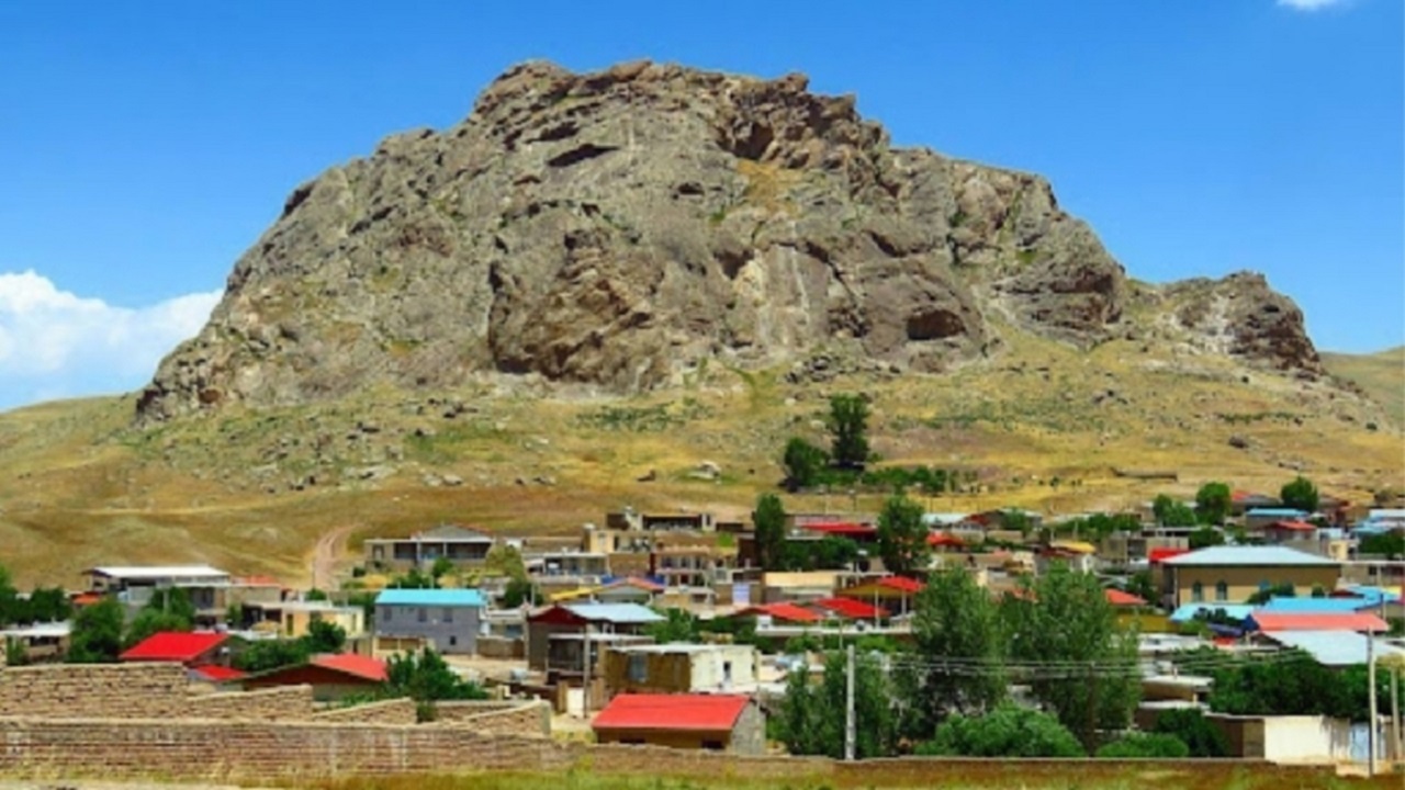 نمایی از قلعه باستانی بوینی یوغون روستای کورعباسلو + فیلم