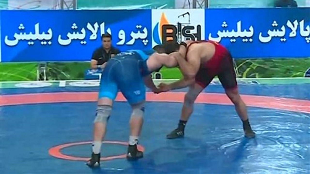 ادامه پیروزی‌های نماینده استان قزوین در لیگ برتر کشتی آزاد
