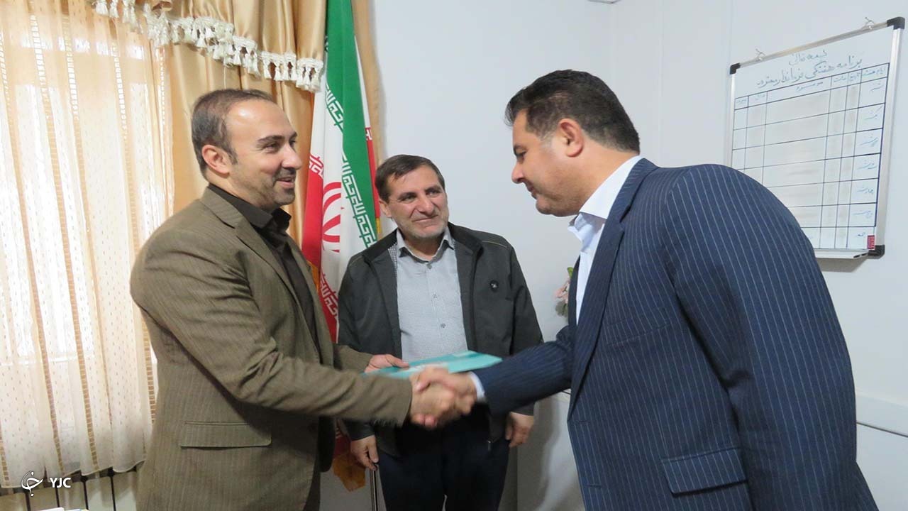 مدیرکل صندوق بیمه اجتماعی روستاییان از بخشداران مهاباد قدردانی کرد