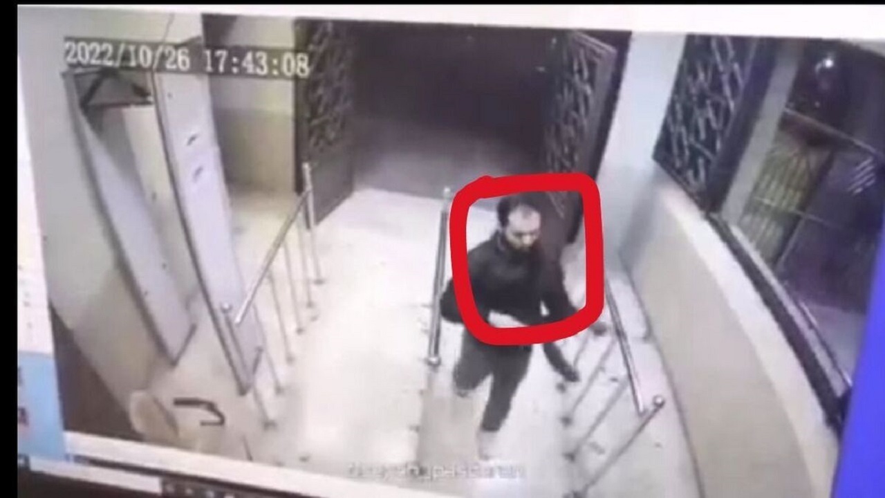 لحظه دستگیری تروریست مسلح حرم شاهچراغ (ع) توسط نیروهای یگان ویژه