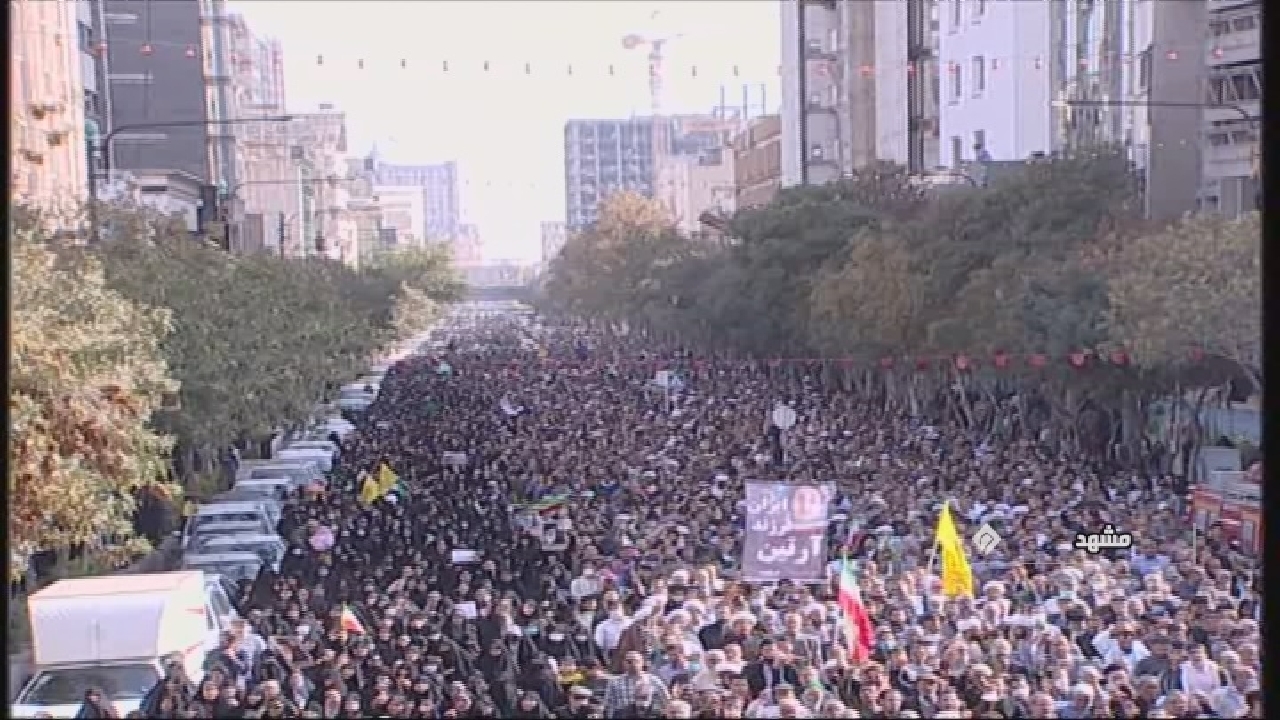 راهپیمایی مردم مشهد در محکومیت حادثه حرم شاهچراغ