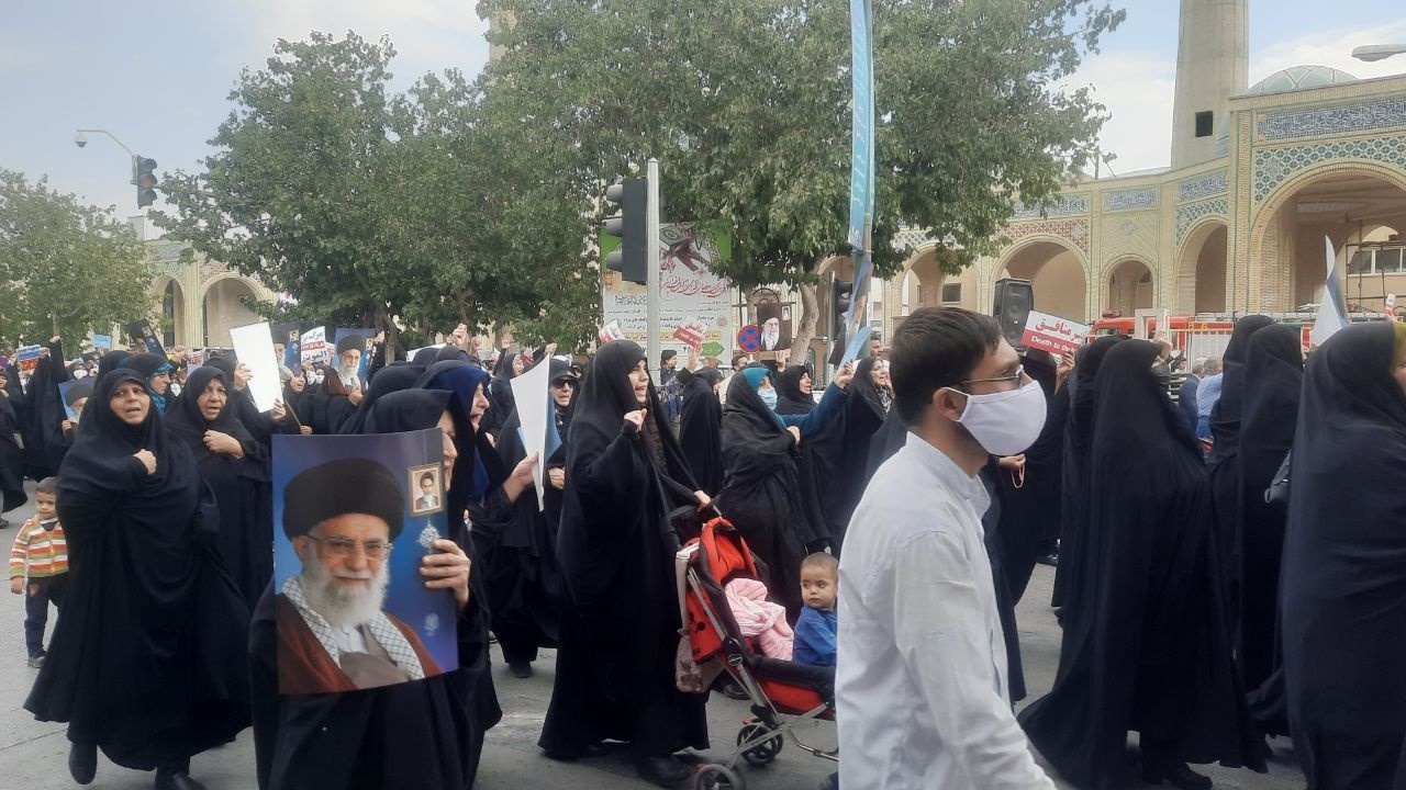 راهپیمایی مردم اصفهان در محکومیت جنایت تروریستی شیراز+فیلم
