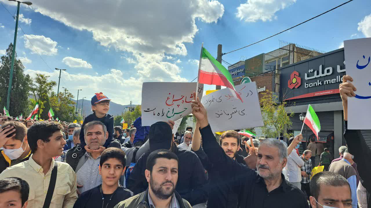 راهپیمایی گسترده مردم استان مرکزی در محکومیت جنایت تروریستی حرم شاهچراغ + فیلم و عکس