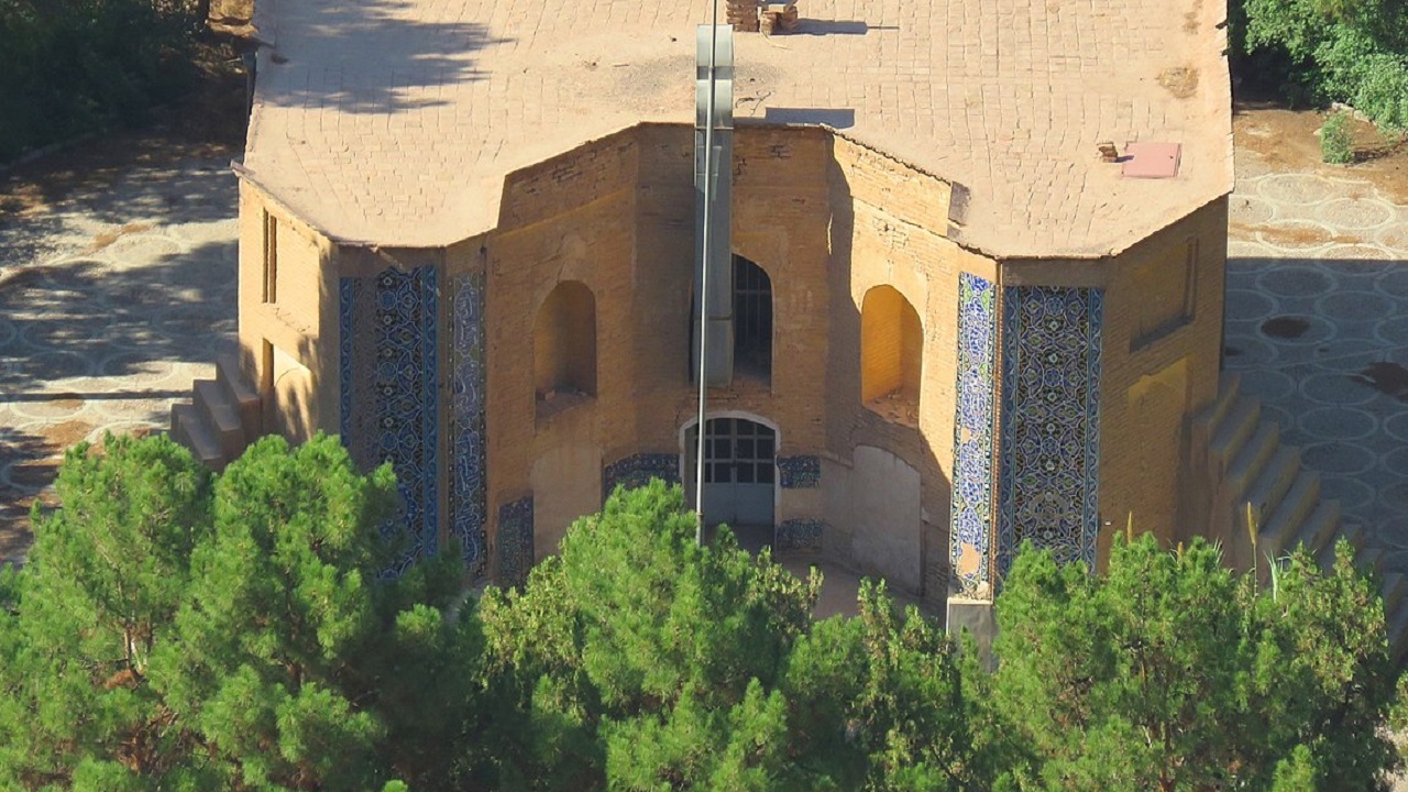 باغ بیرم آباد کرمان رخ می نماید