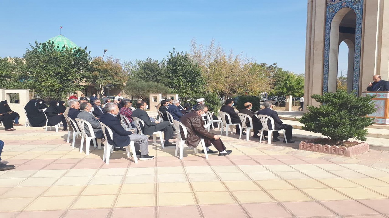 تجمع کارکنان دانشگاه علوم پزشکی در محکومیت جنایت حرم شاه چراغ