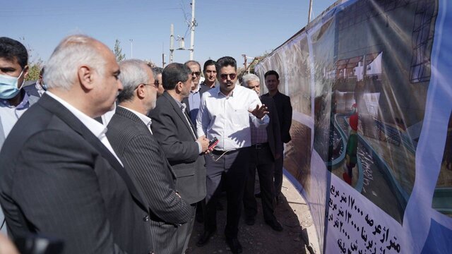 وزیر میراث فرهنگی از روند احداث پارک آبی کرمان بازدید کرد