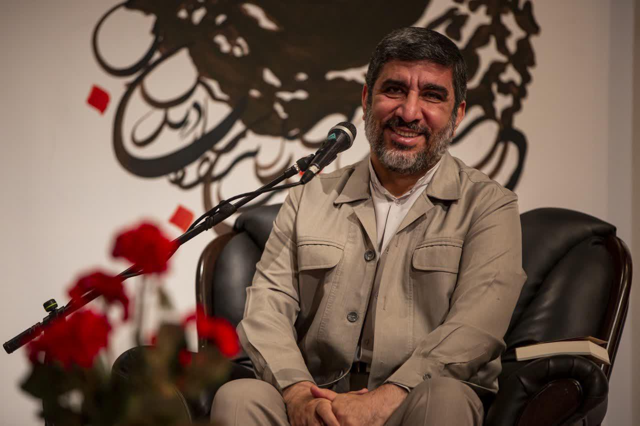 آیین رونمایی از کتاب خاطرات حاج مهدی سلحشور برگزار شد