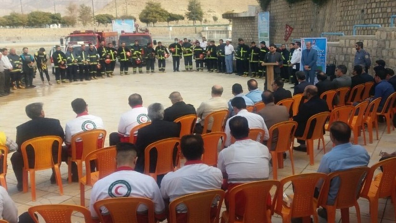 برگزاری مانور امداد و نجات و اطفاء حریق سازمان آتشنشانی ایلام