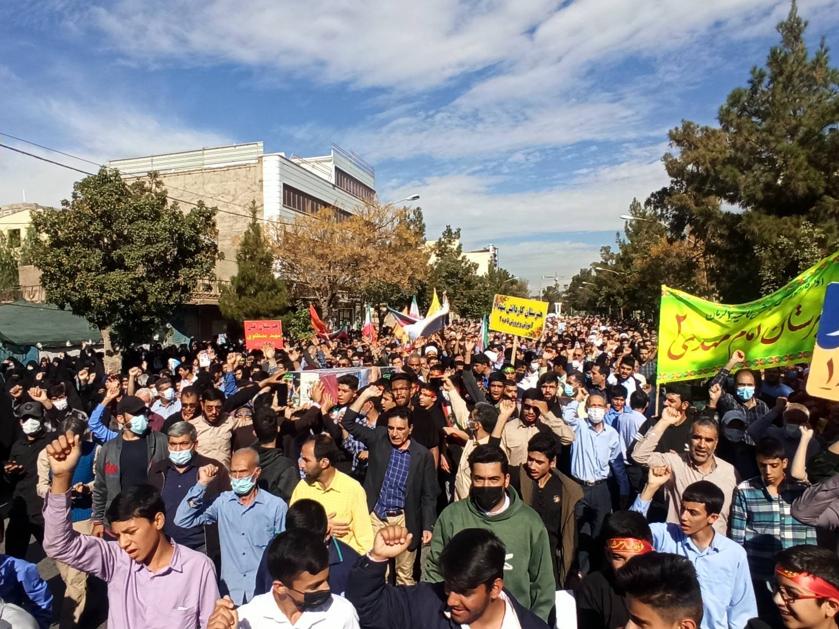 تشییع پیکر شهید دانش آموز حادثه تروریستی شیراز در کرمان
