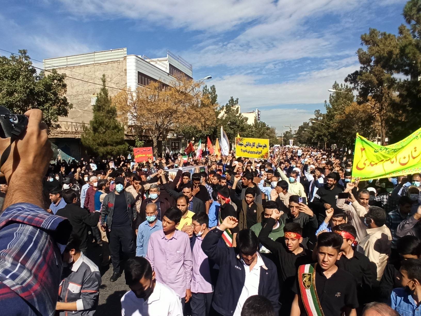 تشییع پیکر شهید دانش آموز حادثه تروریستی شیراز در کرمان