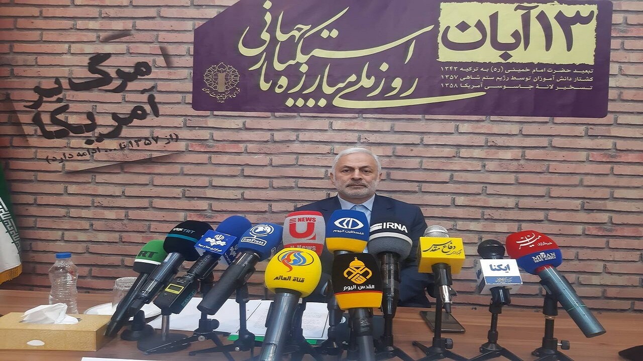 دشمنان با جنگ ترکیبی به دنبال دستکاری ذهن مردم و مسئولان است
