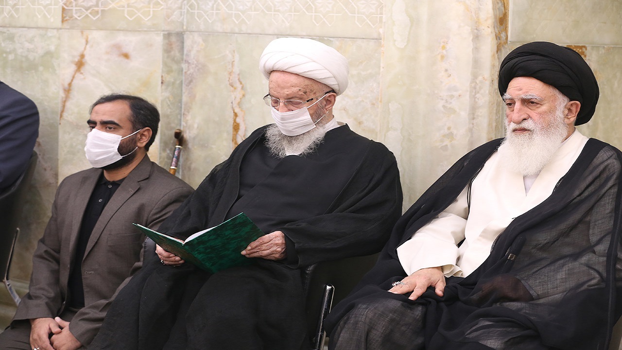 گرامیداشت شهدای حرم مطهر شاهچراغ (ع) از سوی آیت‌الله مکارم شیرازی