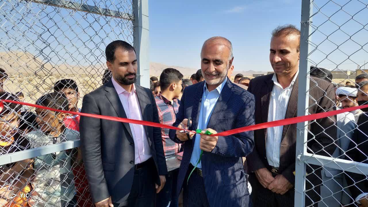 بهره‌برداری از شش زمین چمن مصنوعی مینی فوتبال در فسا