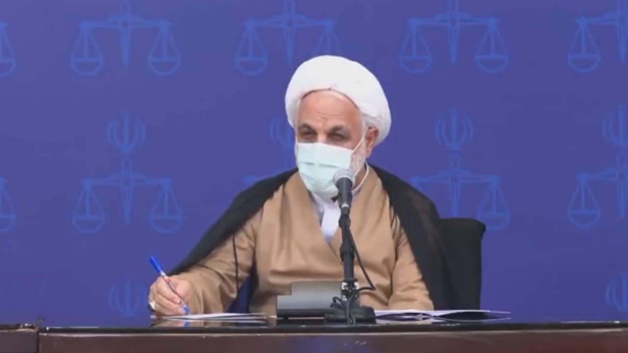بازداشت خانم وکیلی که ساقی بود