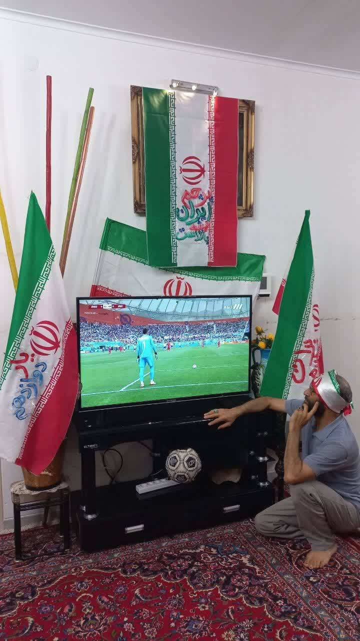 تصاویری از حال و هوای منزل ورزش دوستان به وقت تماشای فوتبال ایران - انگلیس
