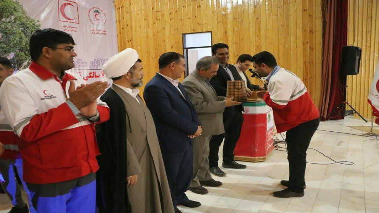 از جوانان برتر هلال احمر کرمان تجلیل شد