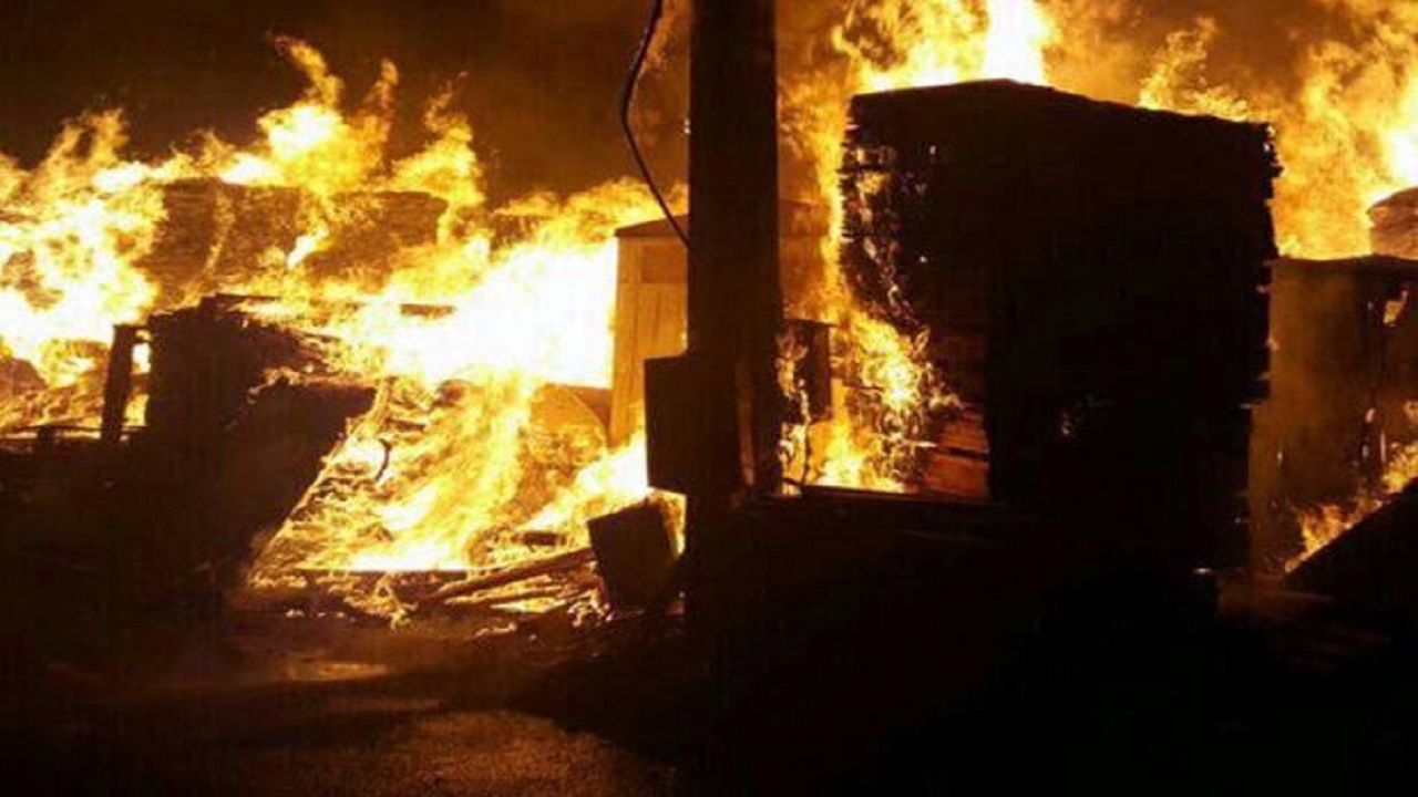حریق در کارگاه توزیع کپسول گاز مایع در شهر ایور