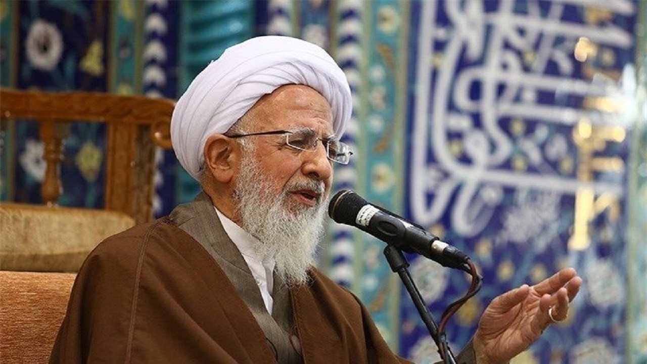 خون پاک شهدا و مردم سرمایه‌های مهم کشور هستند