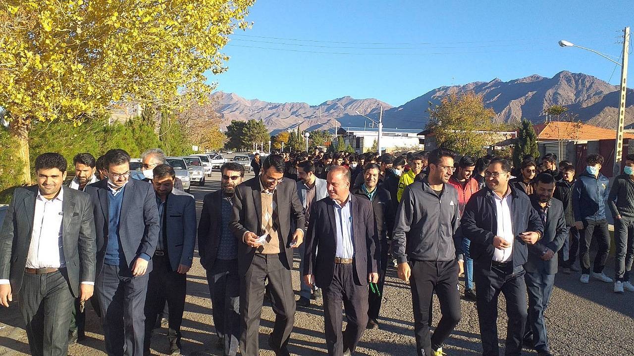 برگزاری همایش پیاده روی در کوهبنان