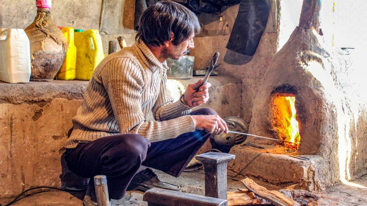 پرداخت تسهیلات میلیاردی به هنرمندان صنایع‌دستی راین