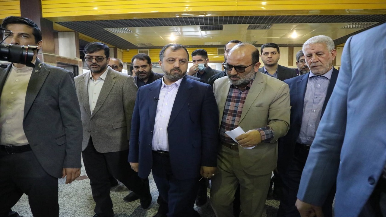 وزیر امور اقتصاد و دارایی از پایانه مرزی میلک منطقه سیستان دیدن کرد