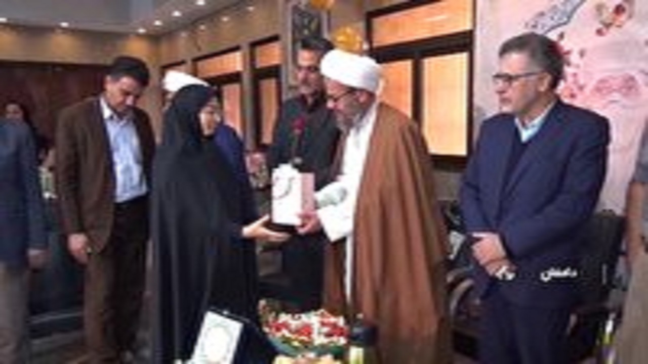 تجلیل از پرستاران نمونه مراکز درمانی استان سمنان