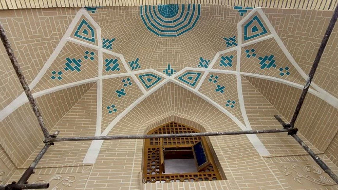 پایان مرمت سردر ورودی مدرسه تاریخی مریم بیگم خوانسار