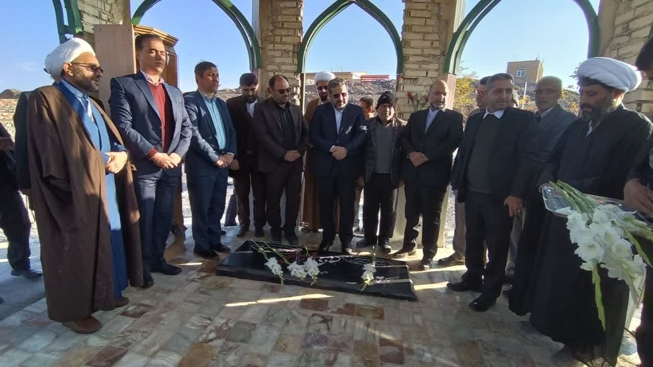 وزیر فرهنگ و ارشاد اسلامی وارد اردستان شد