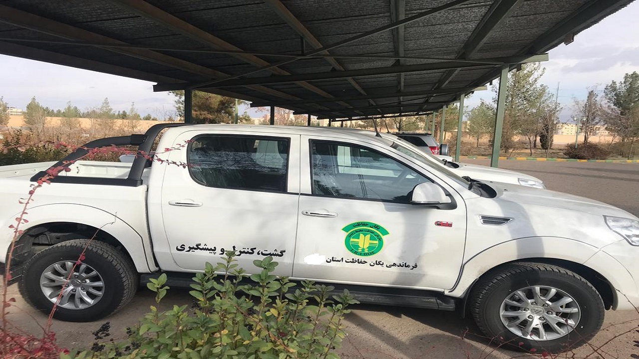 اهداء دو دستگاه خودرو به یگان حفاظت سازمان محیط زیست استان سمنان