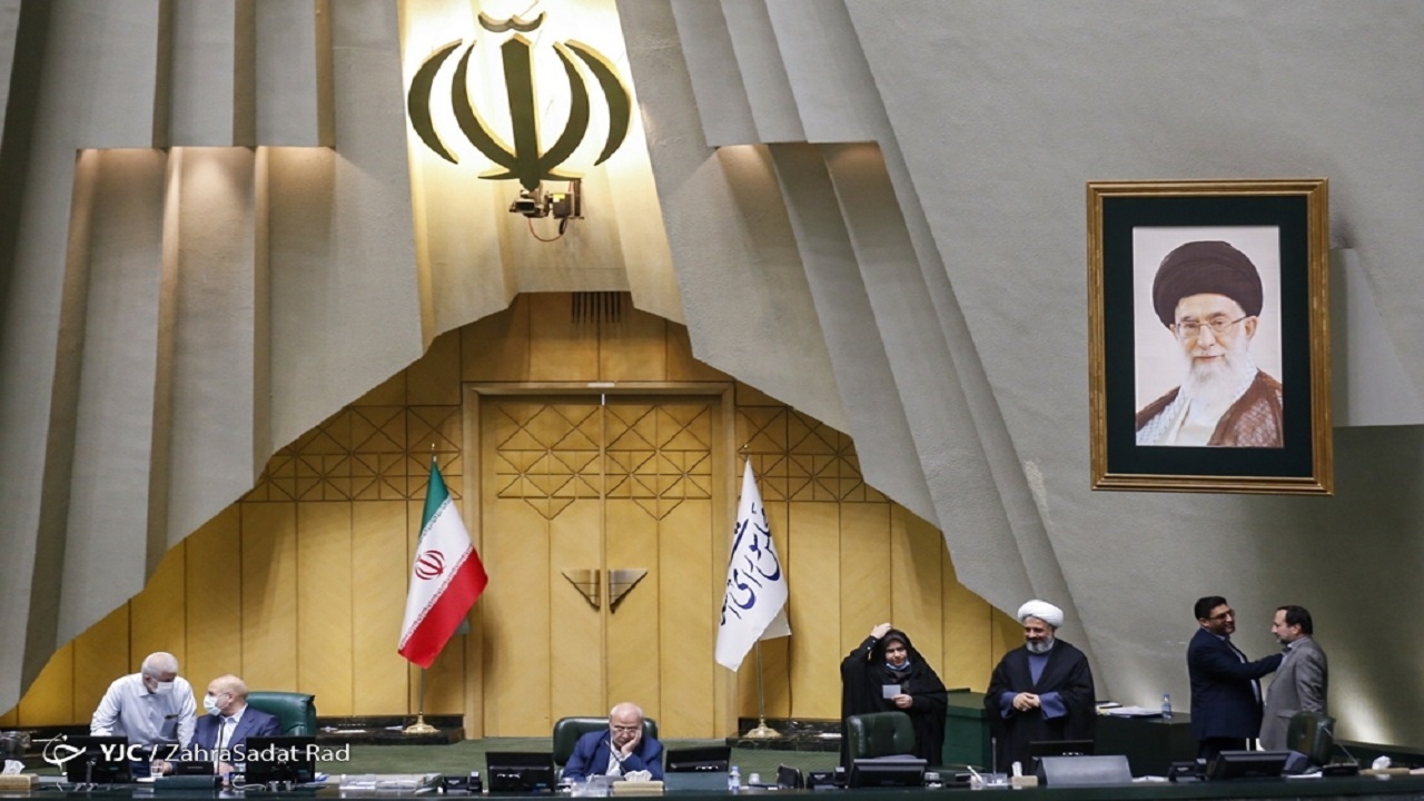 رئیس سازمان اطلاعات سپاه و وزیر اطلاعات به مجلس می‌روند