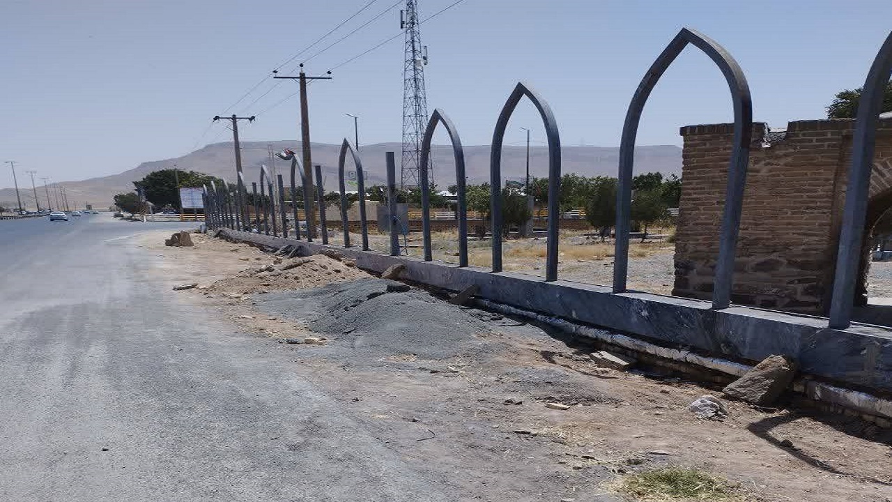 رفع تصرف آرامستان شهر کارچان از حریم جاده درخواست شهروند خبرنگار ما شد