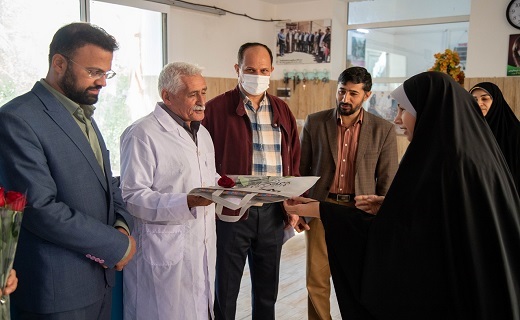 نمایندگان شورای شهر و شهرداری یزد به دیدار مادر بزرگ&zwnj;ها و پدر بزرگ&zwnj;ها رفتند+تصاویر