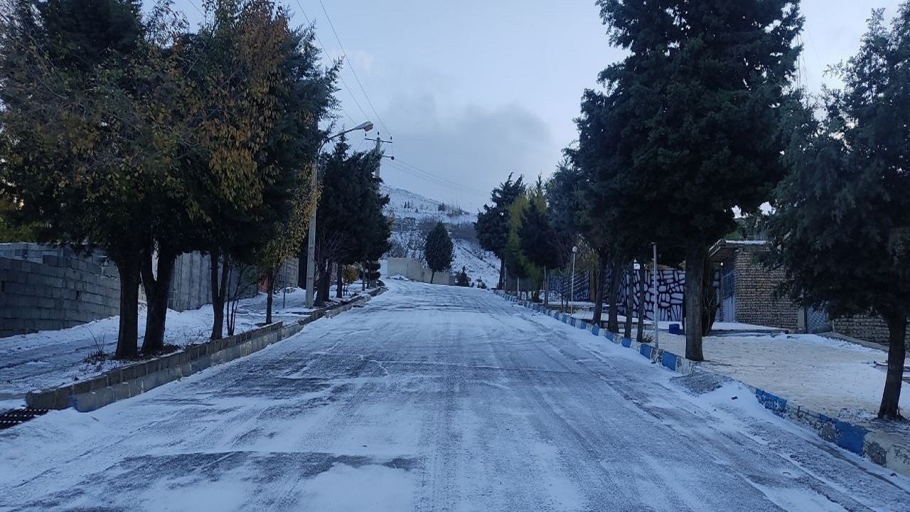 کوهستان‌های گیلان در سیطره برف پاییزی