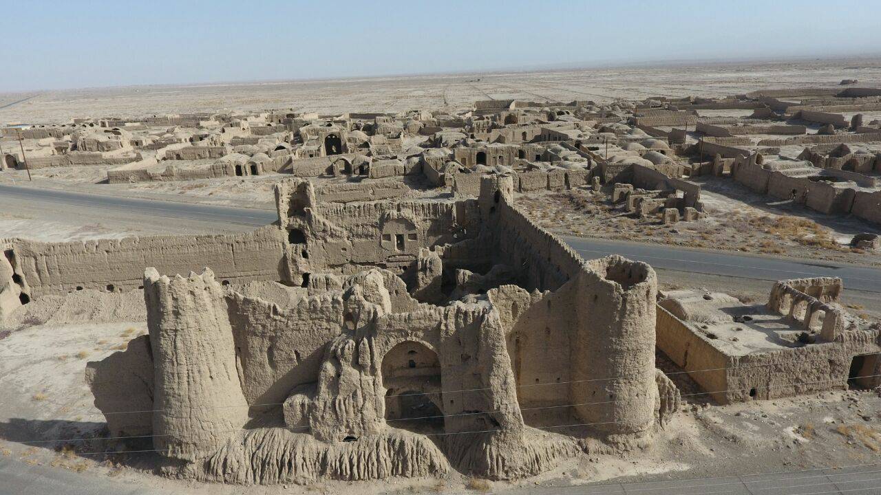 مرمت بافت تاریخی روستای بیاض در شهرستان انار