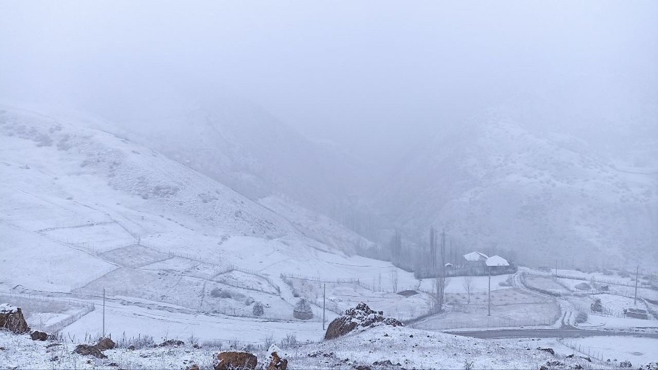 تصاویر برف پاییزی در مناطق کوهستانی گیلان