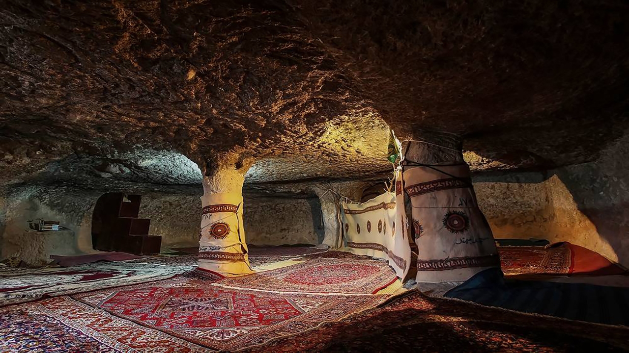مسجد تاریخی روستای جهانی میمند مرمت شد