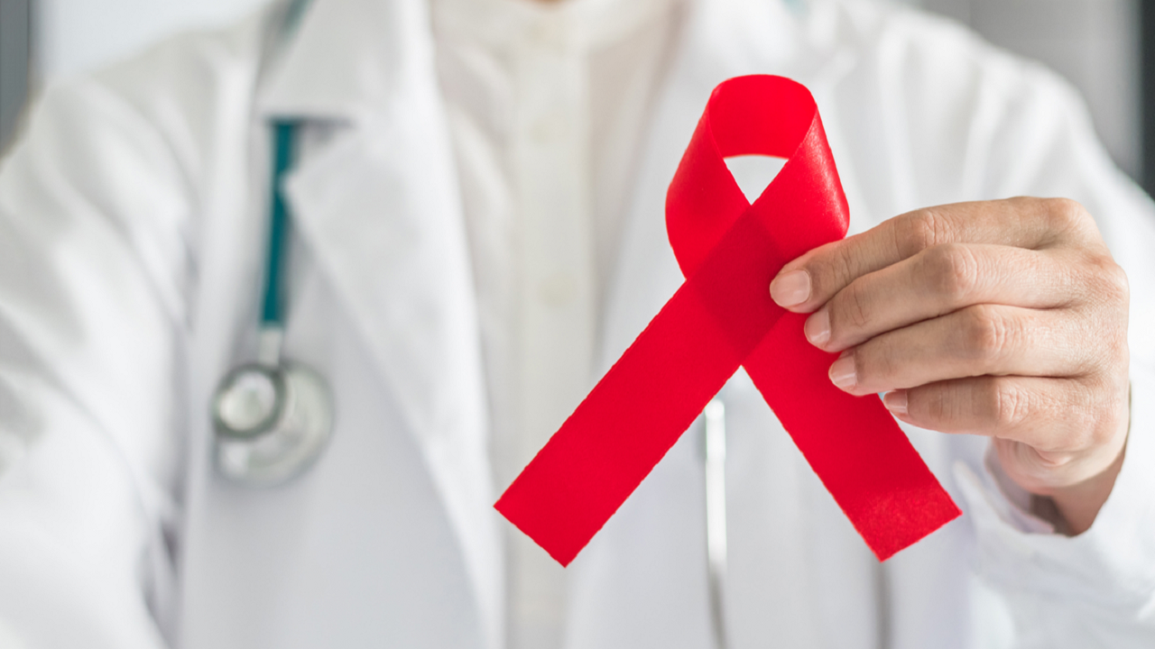 ۱۰۰ هزار نفر در خراسان رضوی سالانه غربالگری ایدز می‌شوند