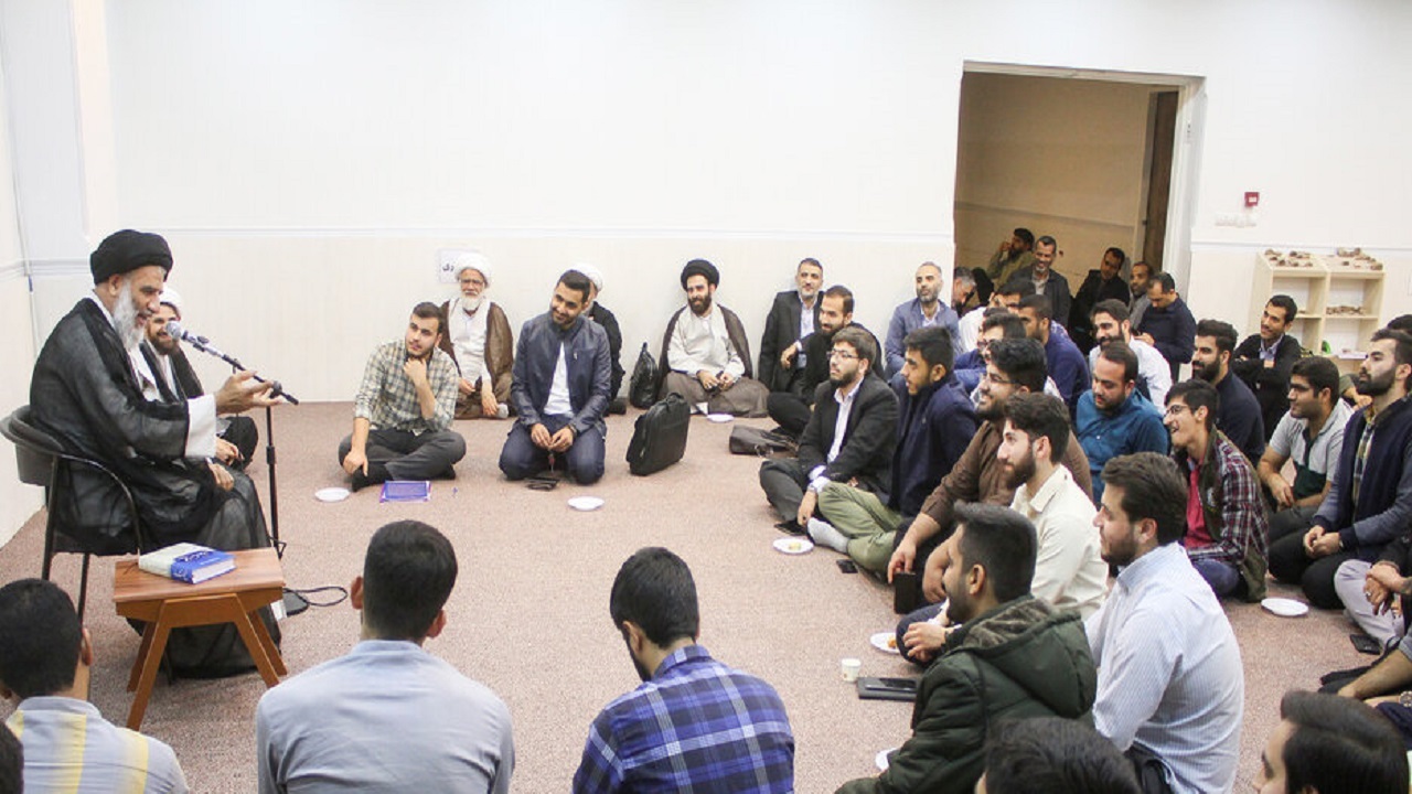 دیدار صمیمانه دانشجویان با نماینده ولی فقیه در خوزستان