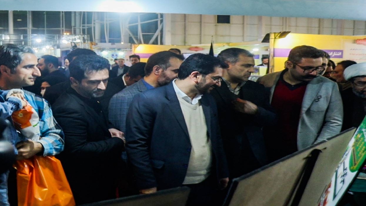 افتتاح نمایشگاه پژوهش و فناوری با حضور شهردار مشهد