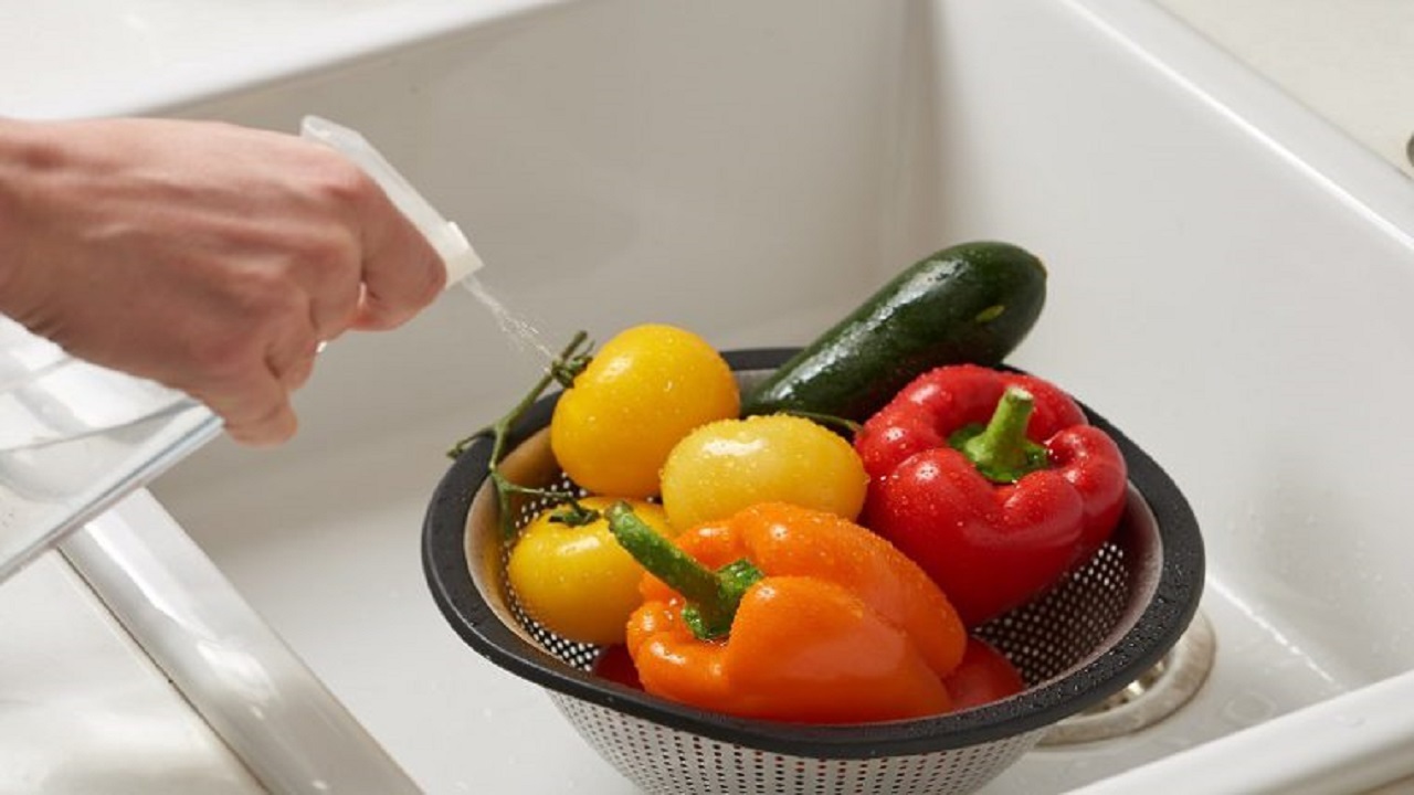 از بین بردن باکتری‌های مضر غذا با کمک یک اسپری