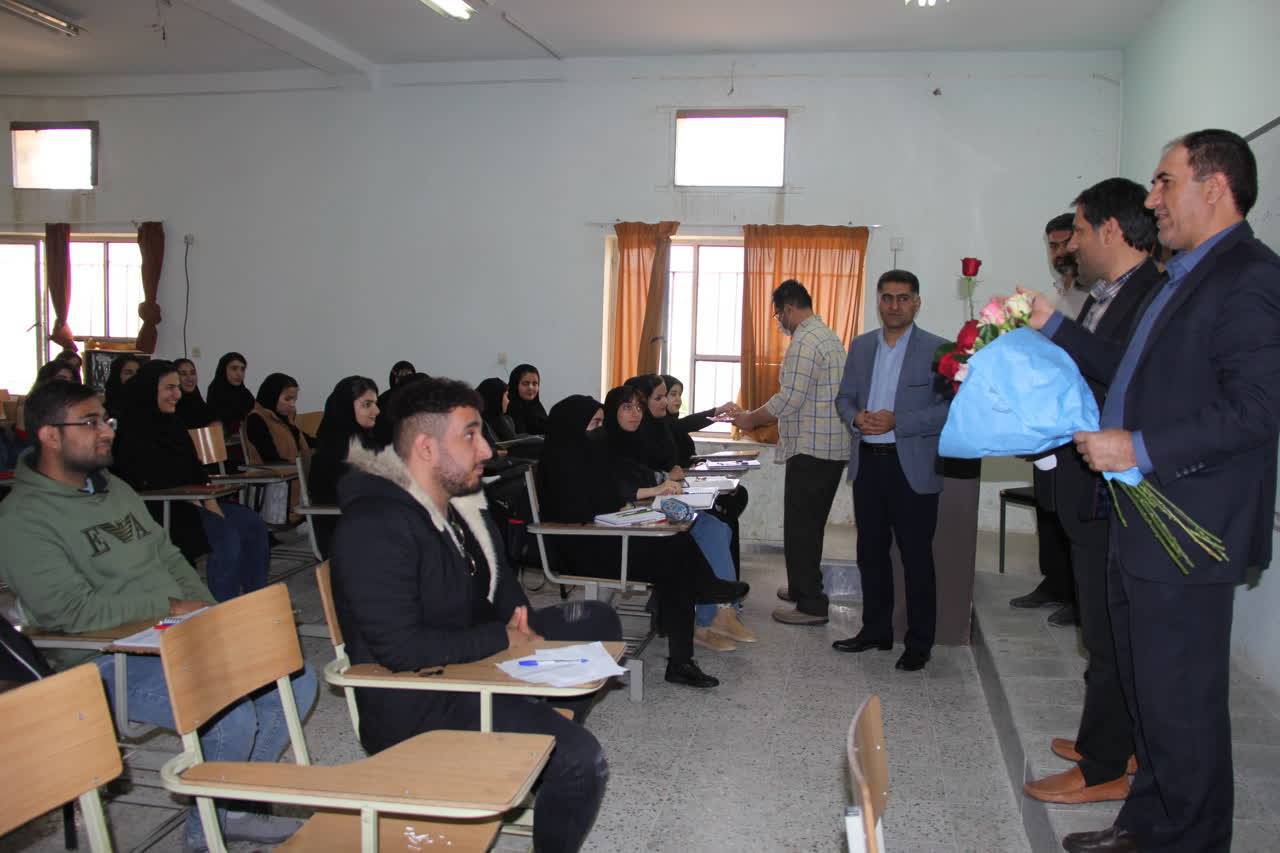 تجلیل دانشجویان بهبهان همزمان با روز دانشجو + تصاویر