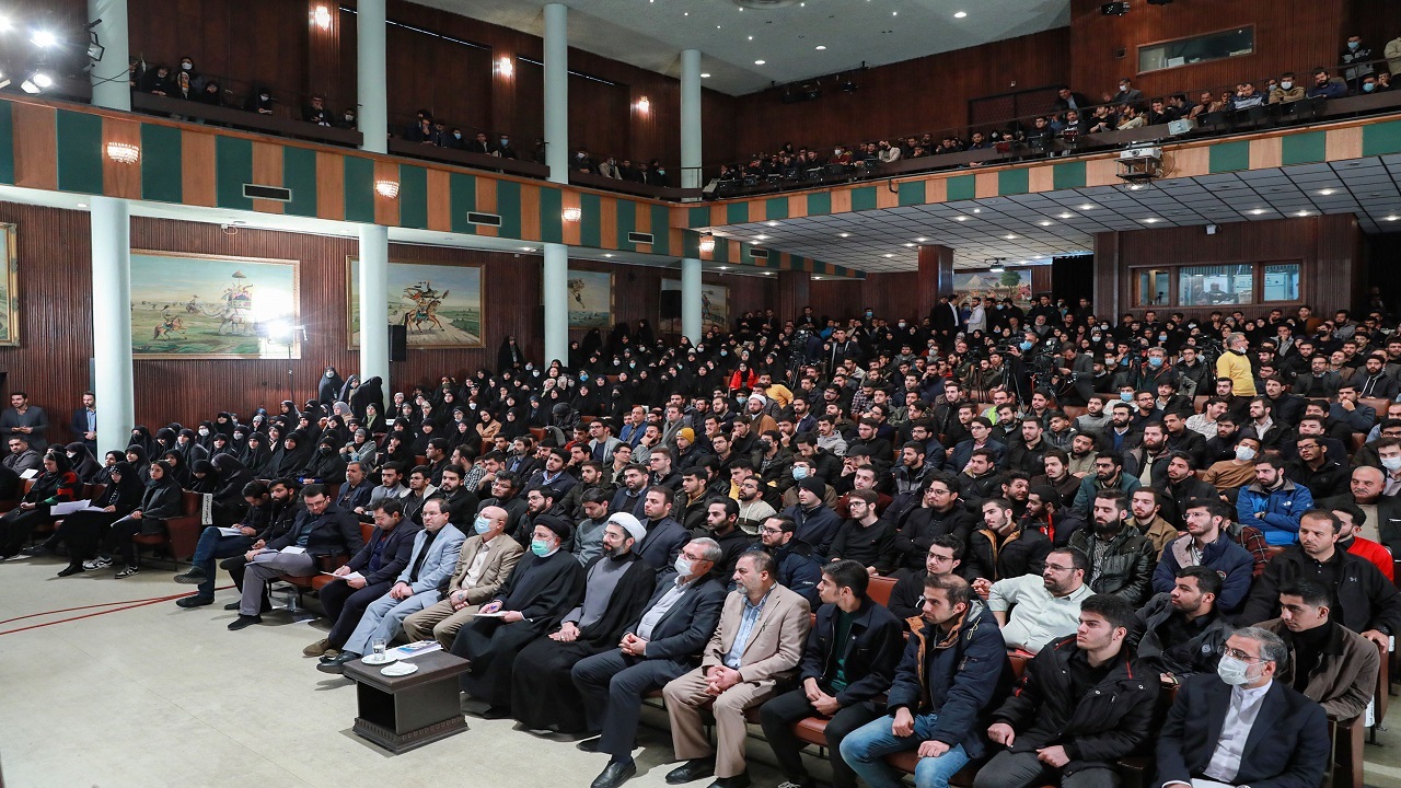 دانشجویان دانشگاه تهران در مراسم ۱۶ آذر خطاب به رئیس‌جمهور چه گفتند؟