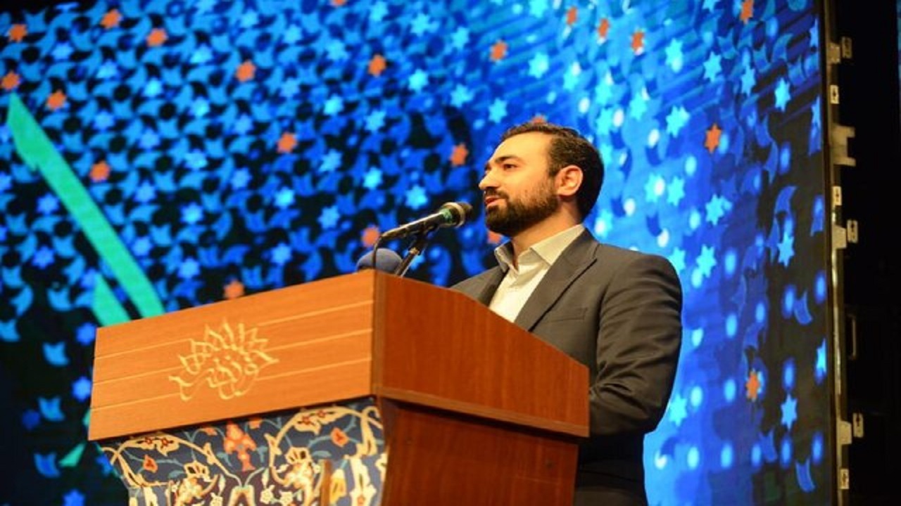 ما با جریان اصلی رسانه‌ای قادر به مقابله نیستیم