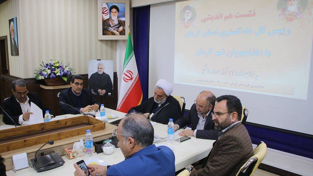 راه حل مشکلات کشور در به جان هم افتادن در خیابان نیست