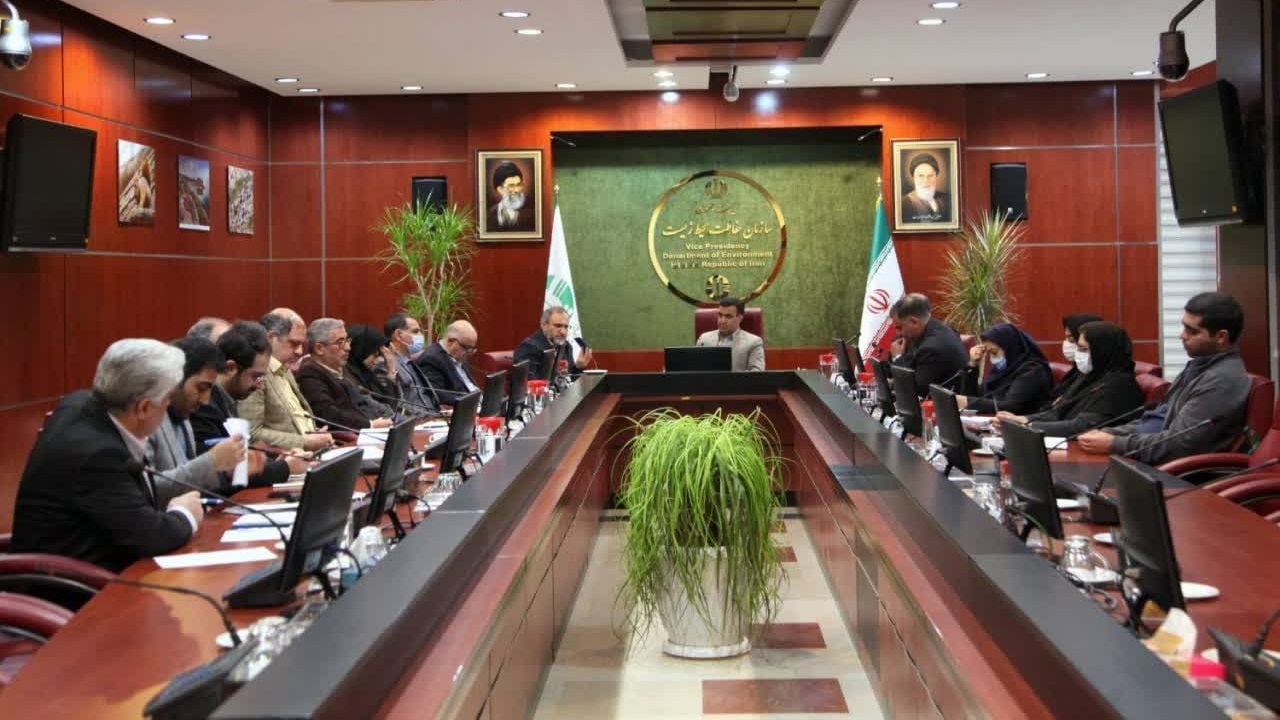 بررسی  آلودگی هوای اراک در سفر رئیس سازمان حفاظت محیط زیست