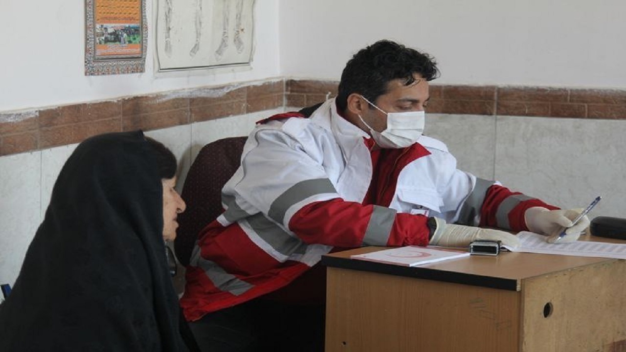 بهره مندی  ١٠٠ نفر از مردم روستای بن باباجان از خدمات کاروان سلامت