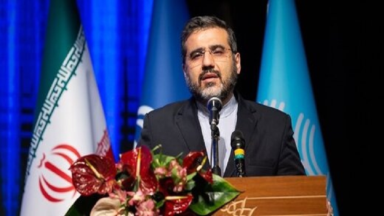 حوزه فرهنگ و هنر باید از حالت انحصار خارج شود