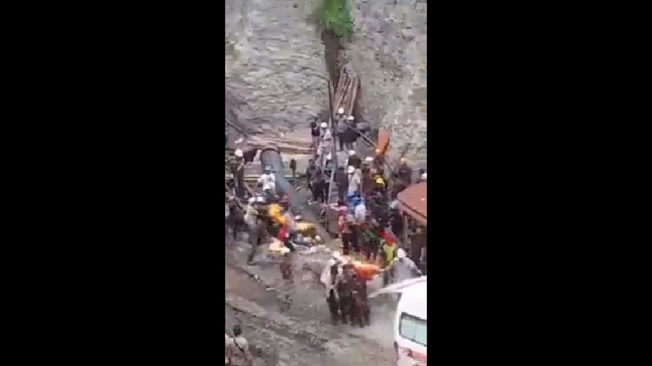 انفجار معدن زغال سنگ در اندونزی ۹ کشته برجای گذاشت + فیلم